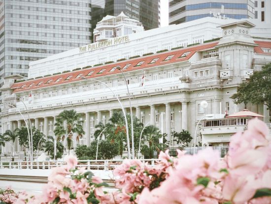 名門ホテル「フラトン ホテル(The Fullerton Hotel Singapore)」 ザ・コートヤードで過ごす優雅なアフタヌーンティー＜ミールクーポン＞