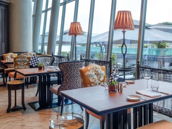 シンガポール湾を望む「ザ・フラトン・ベイ (The Fullerton Bay Hotel Singapore)」で楽しむアフタヌーンティー＜ミールクーポン＞