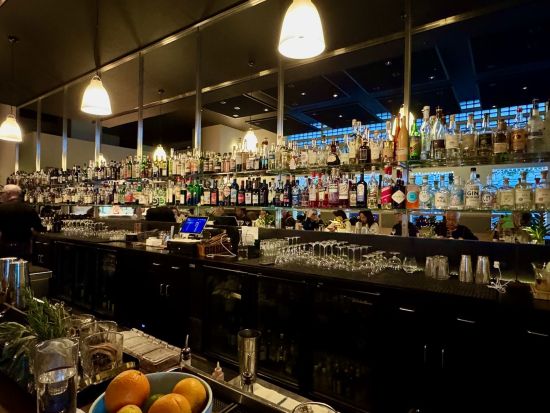 サンフランシスコ ほろ酔いハシゴ酒ツアー　ダウンタウンまたはカストロ地区で街歩き＆乾杯を満喫！＜約3時間／21歳以上／日本語ガイド＞