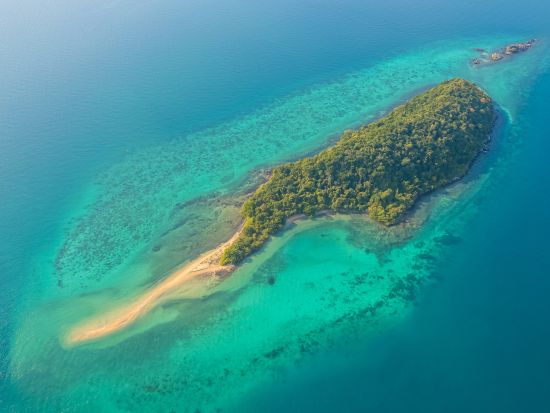 パタヤ発離島巡り　パイ島、リン島、ペド島の3島を巡るアイランドホッピングツアー！＜昼食ビュッフェ付／送迎あり＞