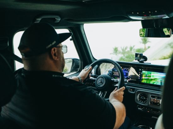 メルセデスベンツのSUV車でプレミアムなオフロード走行！セルフドライブコース＜ドバイ／食事付きVIPプランあり＞