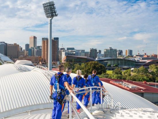 アデレード・オーバル（Adelaide Oval）ルーフクライムツアー　地上50mのスリル＆絶景とアデレードの街並みを満喫！＜2時間／アデレード発＞
