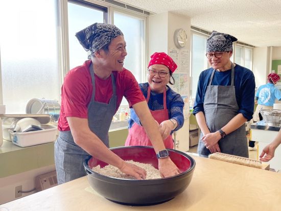 そば打ち＆スノーシューツアー 自然と文化を味わう1日体験 本格もちつき＆大福作りも満喫♪＜昼食付／約5時間／黒松内町＞