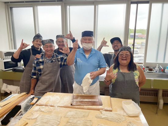 3_そばが出来上がって記念撮影