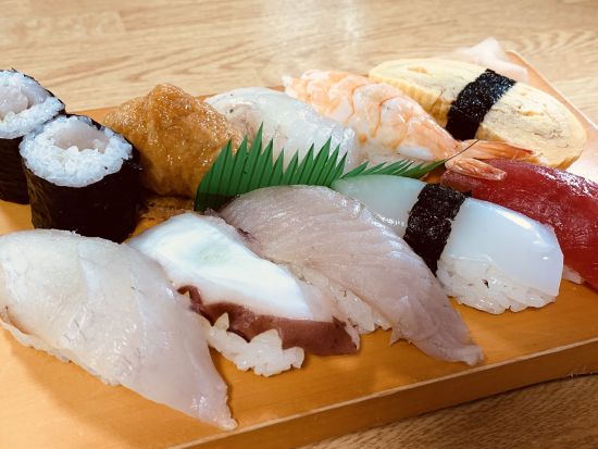 船で行く！漁師町の島ランチツアー＜鳥羽市＞ by 海島遊民くらぶ