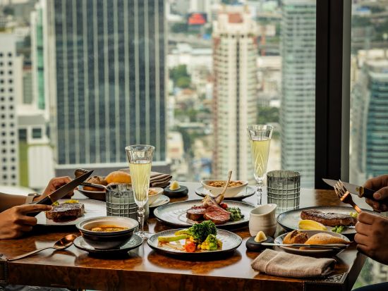 ブル＆ベア「Bull & Bear」食事券&事前予約サービス　週末限定！豪華ランチビュッフェ＜BTSラチャダムリ駅＞ 