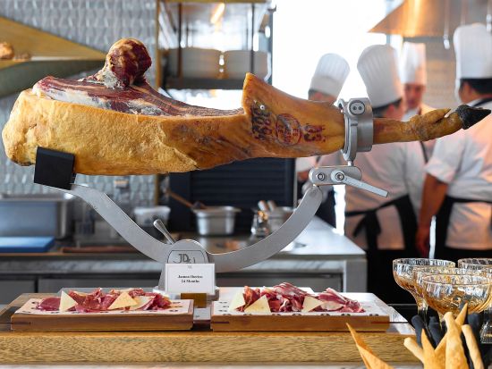 ブル＆ベア「Bull & Bear」食事券&事前予約サービス　週末限定！豪華ランチビュッフェ＜BTSラチャダムリ駅＞ 