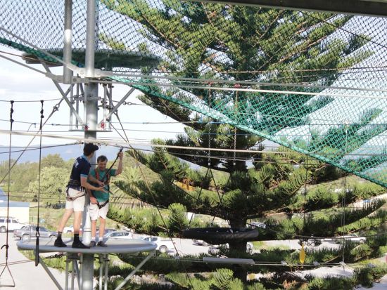 ウエスト ビーチ アドベンチャー入場チケット　巨大空中アスレチック体験を満喫！絶叫のジャイアントスイング付きプランあり＜アデレード発＞