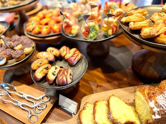 kempinski afternoon tea sweekts table11