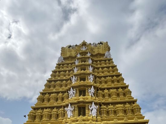 【貸切チャーター】ベンガルール発ホスペット＆ハンピ＆ハッサン＆マイソール観光ツアー＜専用車／英語ドライバー／高速代・駐車場代込／ベンガルール市内中心部送迎＞