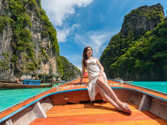 【朝ゆっくり出発】ピピ島＋マイトン島沖で海遊び＆サンセット｜マヤベイ・ピレーラグーン観光｜快適カタマラン・日本語ガイド同行＜島内無料送迎＞