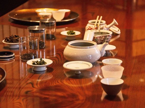 【京都・茶道体験】煎茶家×ティーソムリエ — お手前鑑賞と希少茶の試飲