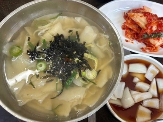 【春・秋限定】ソウル漢陽都城道トレッキング　森に詳しいガイドと北岳八角亭＋彰義門＋敬義門を散策＜日本語ガイド／昼食付き＞