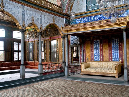 Istanbul_Topkapi Palace_shutterstock_78448543