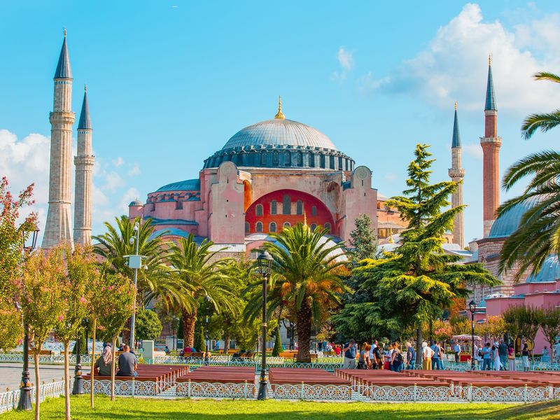 Istanbul_Hagia-Sophia_shutterstock_520098874