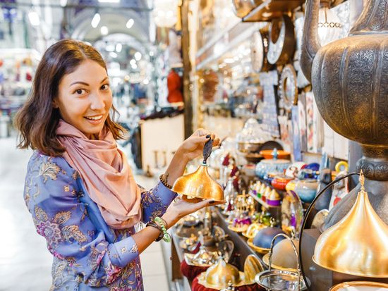 Istanbul_Grand-Bazaar_shutterstock_1057742903