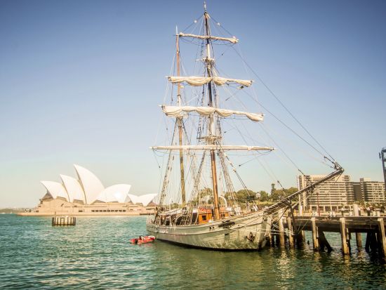 シドニーハーバー ランチクルーズ　歴史あるクラシック帆船でオペラハウスなどの絶景と新鮮な昼食を満喫！＜2時間／シドニー発＞