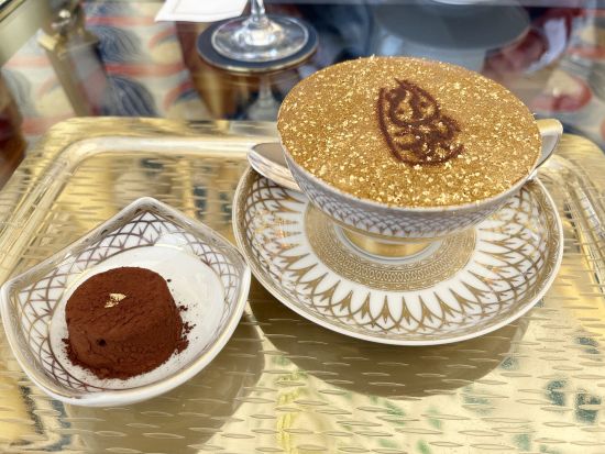 サンエダー（Sahn Eddar）食事券＆事前予約サービス＜金箔カプチーノ＆ケーキセット＞ *ブルジュ・アル・アラブ内