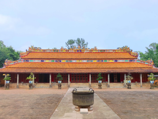 フエ王宮入場チケット事前予約　トゥドゥック帝廟、カイディン帝廟、ミンマン帝廟とのセットプランあり　＊即予約確定