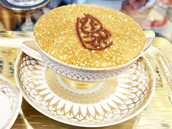 サンエダー（Sahn Eddar）食事券＆事前予約サービス＜金箔カプチーノ＆ケーキセット＞ *ブルジュ・アル・アラブ内