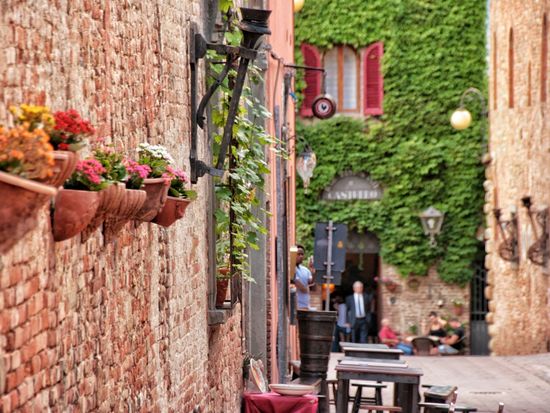 Certaldo, Italy_AdobeStock_131726627