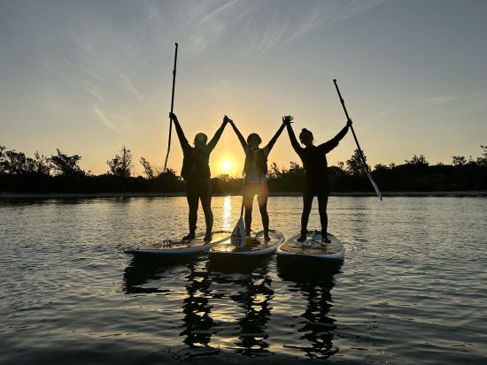 サンセットorサンライズSUP 1組貸切＆高画質写真プレゼント付きのプランで石垣島の海と絶景を満喫♪＜送迎付きあり／石垣島＞