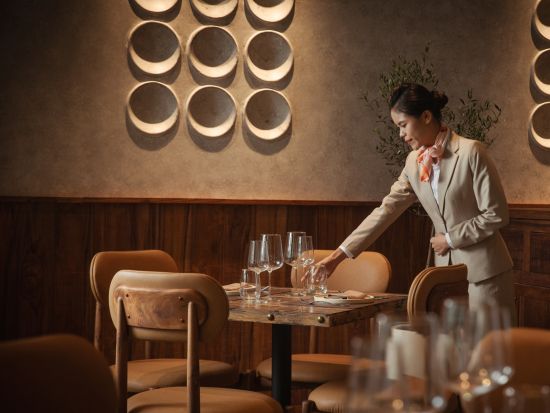 オールシーズンズ（ALL SEASONS）　レストラン食事券＆事前予約サービス　新鮮な食材を使ったシーフード料理が食べ放題！ロブスター付きプランあり＜ダナン＞