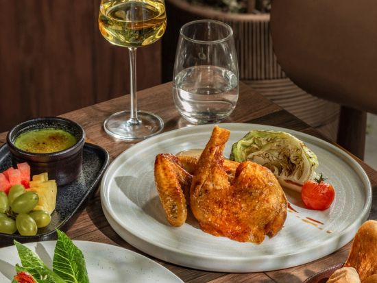 オールシーズンズ（ALL SEASONS）　レストラン食事券＆事前予約サービス　新鮮な食材を使ったシーフード料理が食べ放題！ロブスター付きプランあり＜ダナン＞