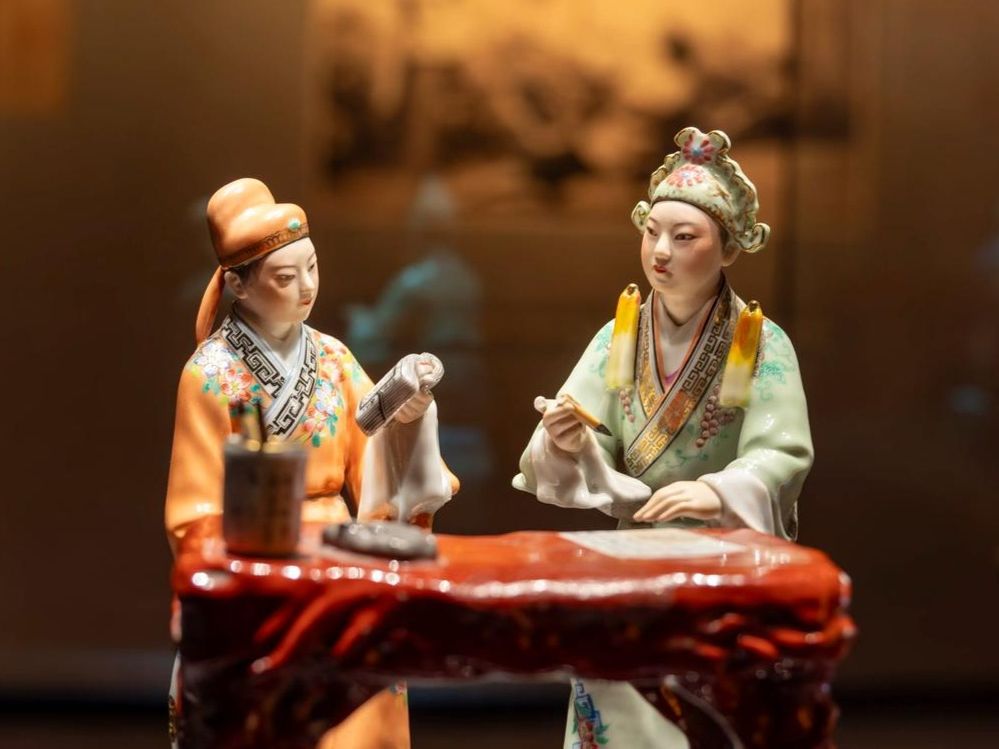 中国　景徳鎮製　色絵彌勒像　送料込み251222 中国 景徳鎮製 色絵彌勒像 送料込み251222 Yahoo!オークション -「中国