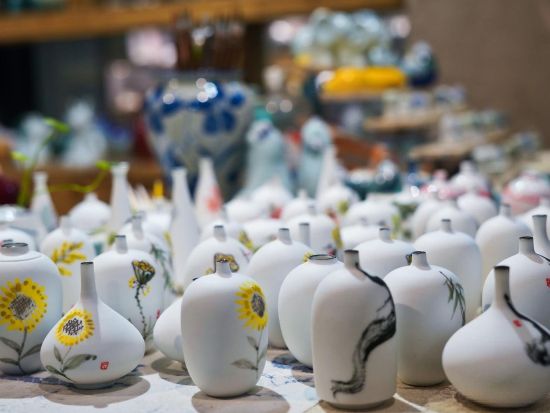 週末でも行ける陶磁器の都 景徳鎮1泊2日間〈専用車＋日本語ガイド・宿泊付き・往復高速鉄道付き・混載無し・上海発〉