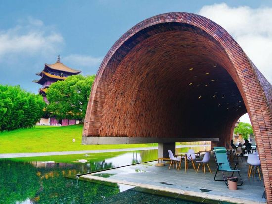 週末でも行ける陶磁器の都 景徳鎮1泊2日間〈専用車＋日本語ガイド・宿泊付き・往復高速鉄道付き・混載無し・上海発〉