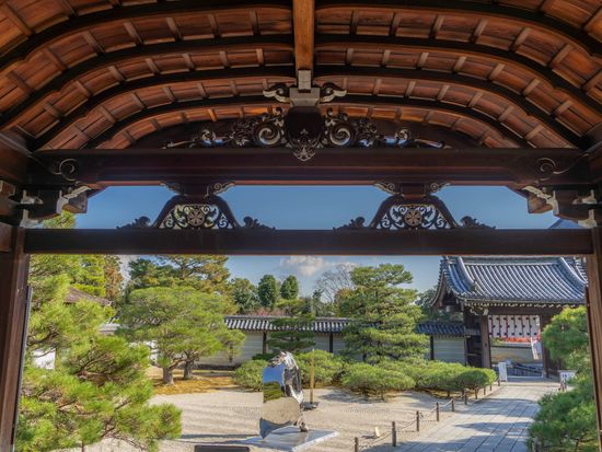 Japan_Kyoto_Ninna-ji_pixta_73114315