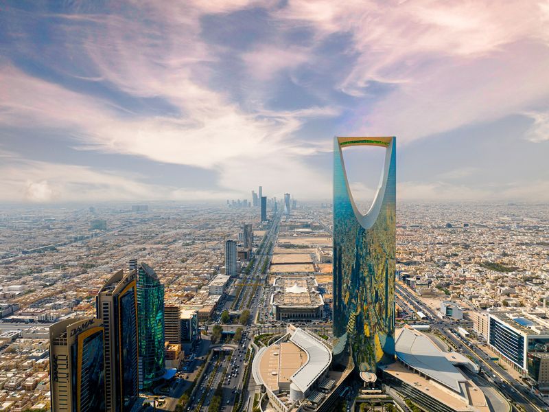 Riyadh_Kingdom Tower_AdobeStock_1038998971