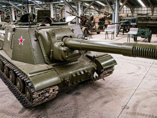 オーストラリア装甲砲兵博物館　世界最大級の戦車博物館へ！装甲車と火砲の迫力体験＜ケアンズ発着＞
