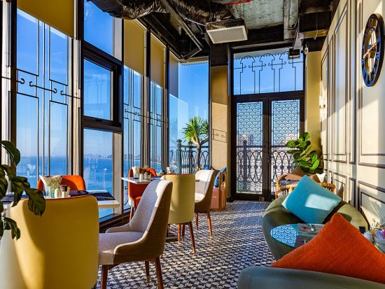 ペニンシュラホテル・ダナン（Peninsula Hotel）　アフタヌーンティー食事券＆事前予約サービス　5つ星ホテルでケーキビュッフェ＜ダナン＞