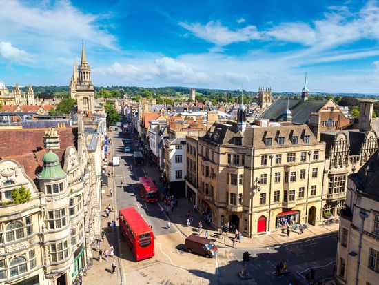 UK_Oxford_Aerial-view_shutterstock_588941597 (1)
