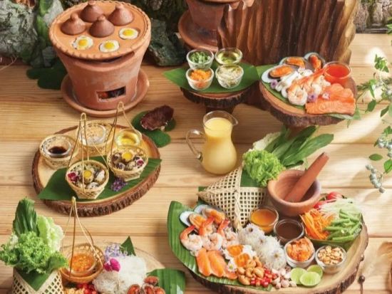 バブル イン ザ フォレスト カフェ（Bubble in the Forest Cafe）バブル型の座席で特別なダイニング体験を満喫！ ※即予約確定