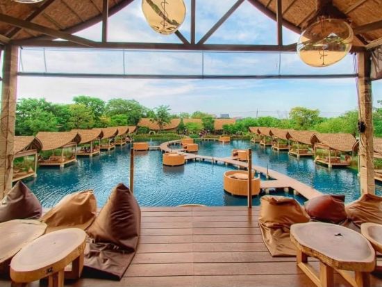 バブル イン ザ フォレスト カフェ（Bubble in the Forest Cafe）バブル型の座席で特別なダイニング体験を満喫！ ※即予約確定