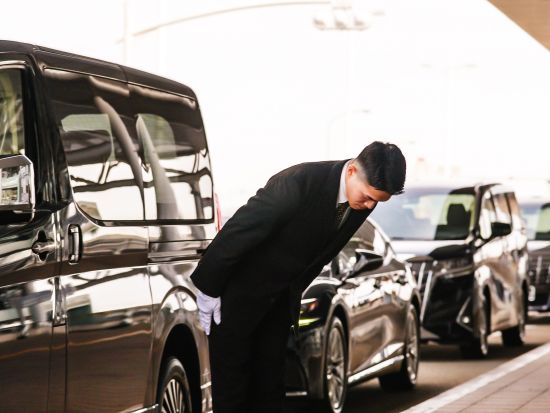 【空港送迎】関西国際空港 ⇔ 大阪・京都・神戸・淡路島 BMWやミニバン選択可＜貸切／最大9名様まで＞by MKタクシー