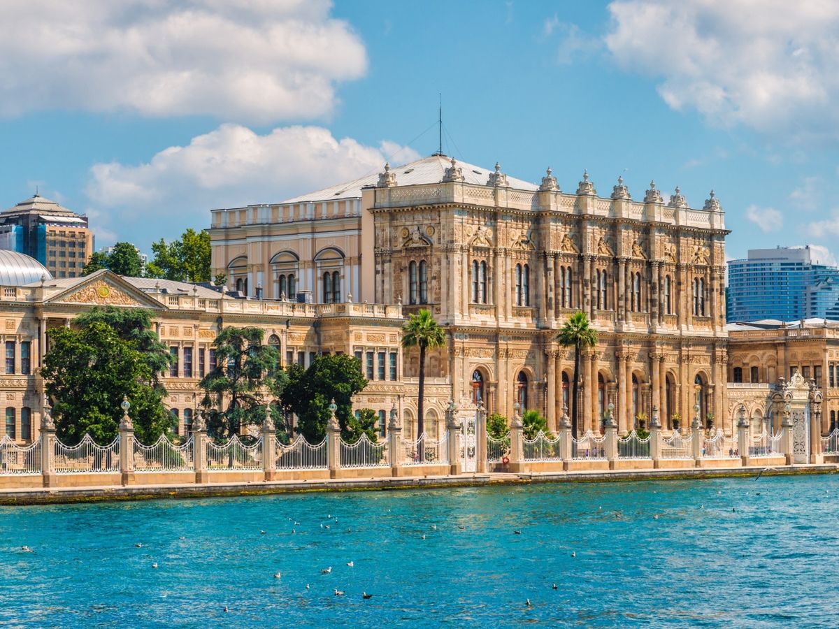 豪華絢爛なオスマン帝国最後の宮殿！ドルマバフチェ宮殿入場チケット