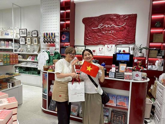 7エムハノイ（ひろみさん＆オーナー）