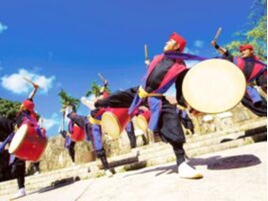 沖縄本島南部バスツアー 首里城・おきなわワールド・瀬長島・平和祈念公園＜那覇発／2歳以下無料＞