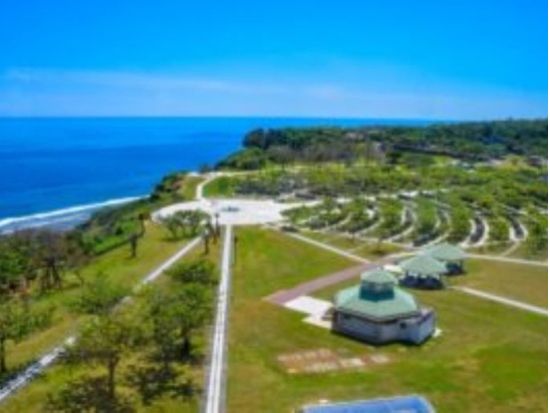 沖縄本島南部バスツアー 首里城・おきなわワールド・瀬長島・平和祈念公園＜那覇発／2歳以下無料＞