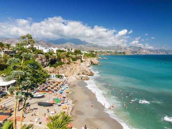 Spain_Costa-del-Sol_Nerja_shutterstock_400982998