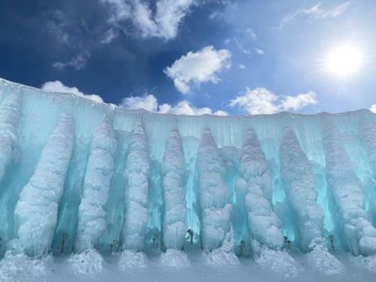 【1/31＆2/18限定】札幌発日帰りバスツアー 支笏湖氷濤まつりとルタオの冬ランチを楽しむ感動の旅＜1日／札幌市内発着＞