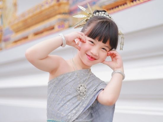 タイ民族衣装で参拝するワットアルン（暁の寺）ツアー　衣装レンタル付きで写真映え抜群の寺院体験＜午前／日本語ガイド＞