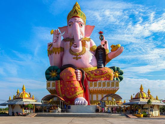 Thailand_Bangkok_Wat Phrong Akat_pixta_87279870