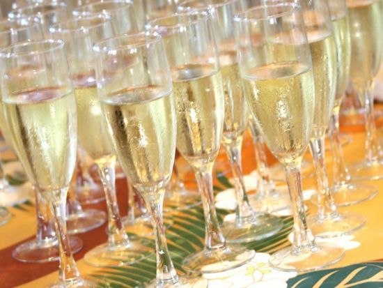 Star-of-Honolulu-Champagne