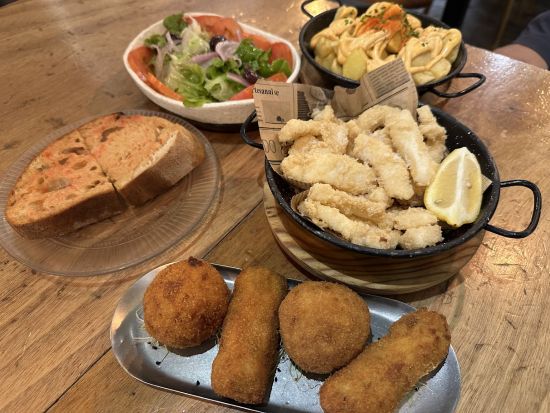 本格タパスディナー＆サグラダ・ファミリア夜景鑑賞ナイトツアー　サン・パウ病院 光のショーチケット付きプランあり＜貸切／日本語＞by [みゅう]