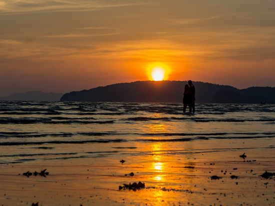 Thailand_Krabi_Ao Nang_Sunset_shutterstock_1044901126
